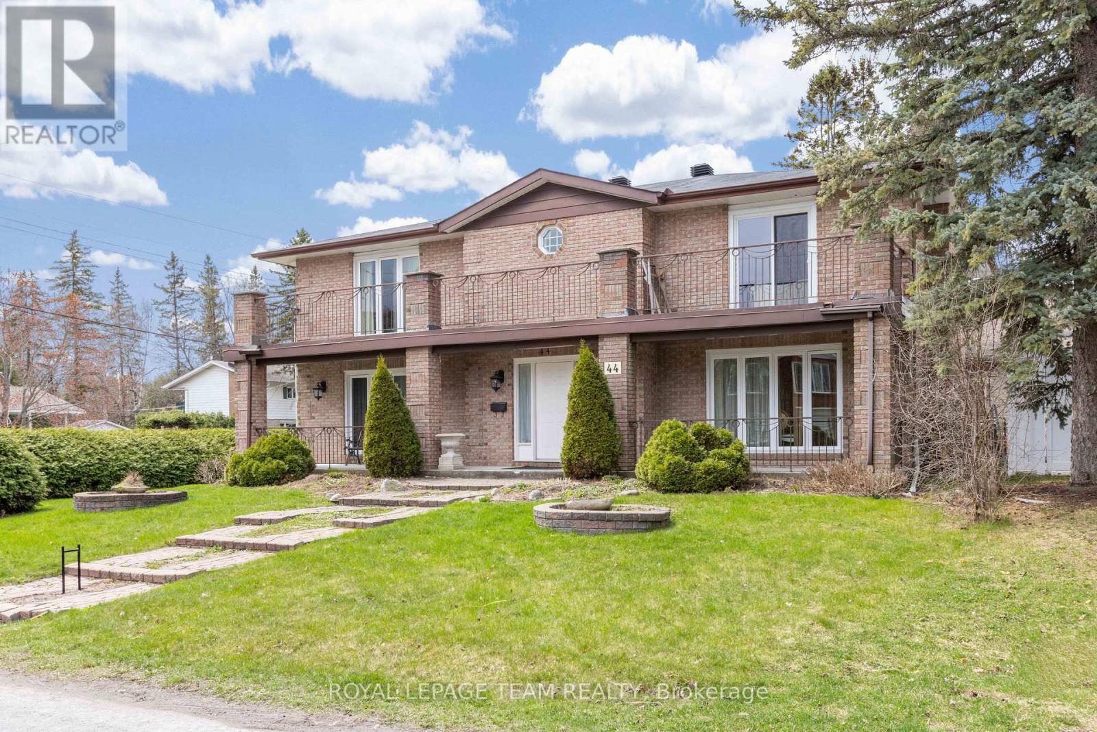 44 SYCAMORE DRIVE, Ottawa, Ontario