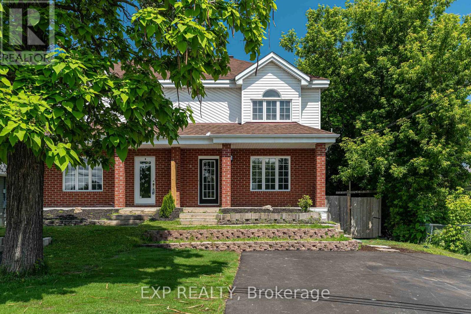 384 LAURIER STREET, Clarence-Rockland, Ontario