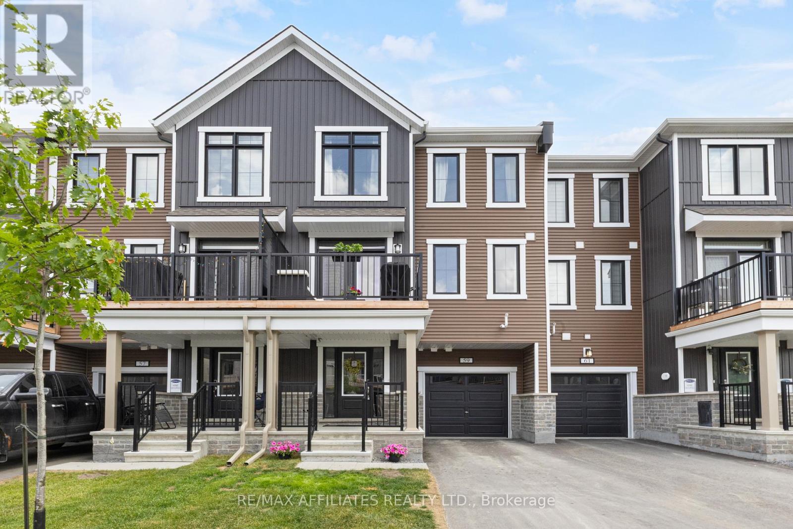 59 STITCH MEWS, Ottawa, Ontario