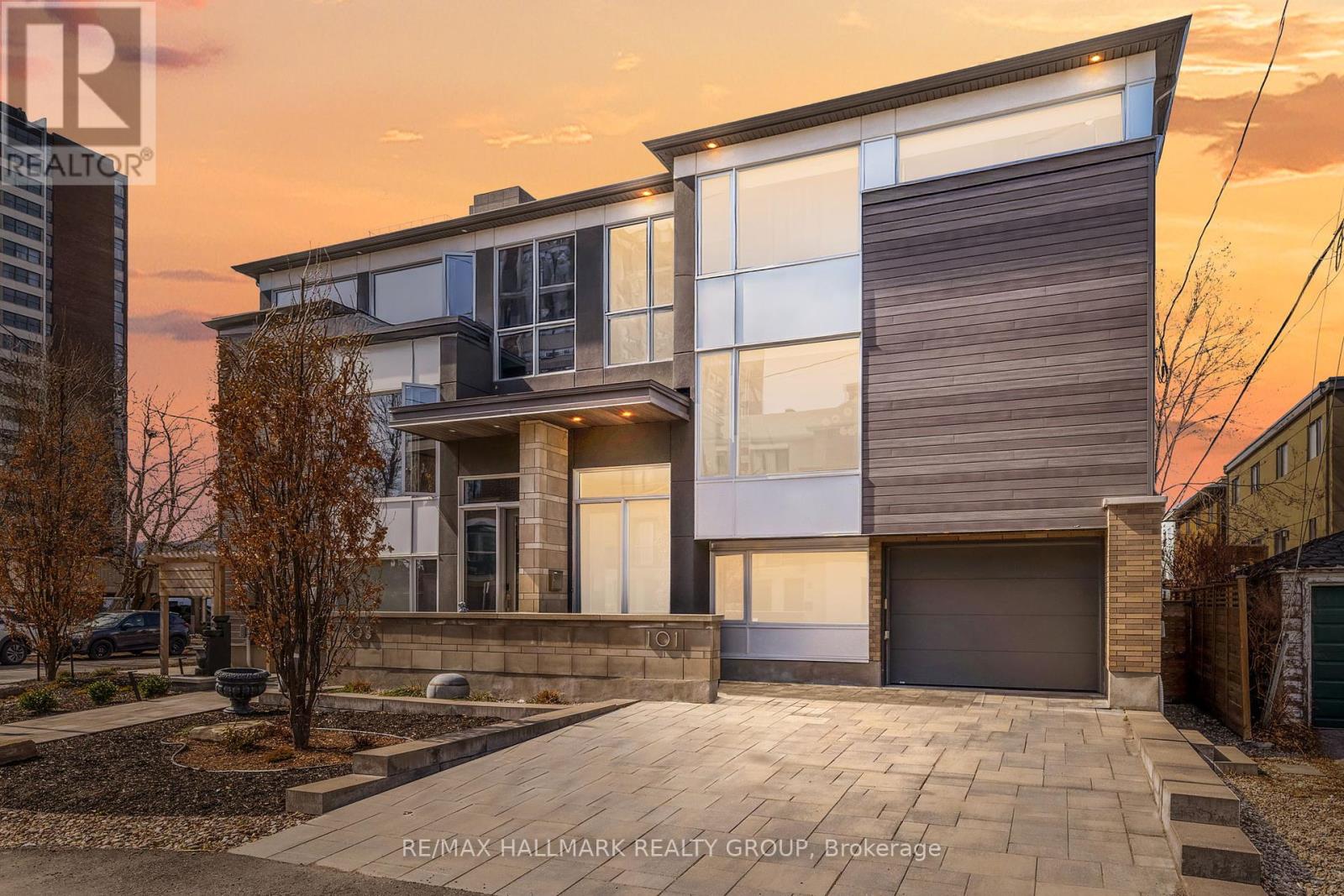 101 TAY STREET, Ottawa, Ontario