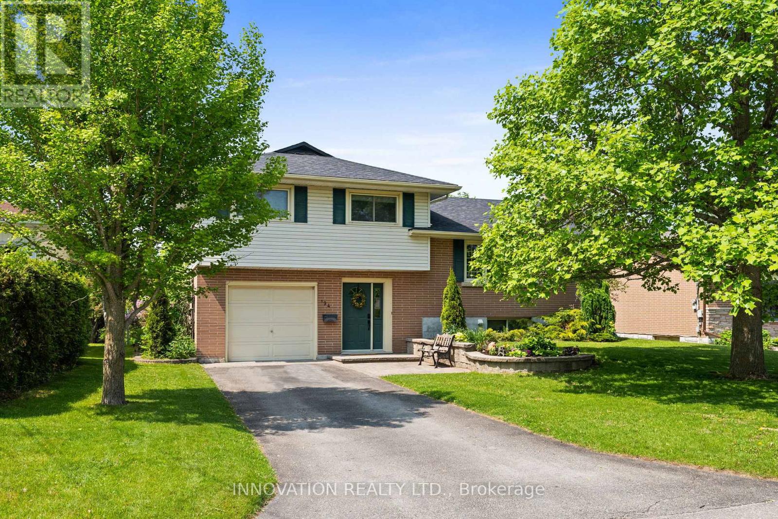 194 HOGAN AVENUE, Smiths Falls, Ontario