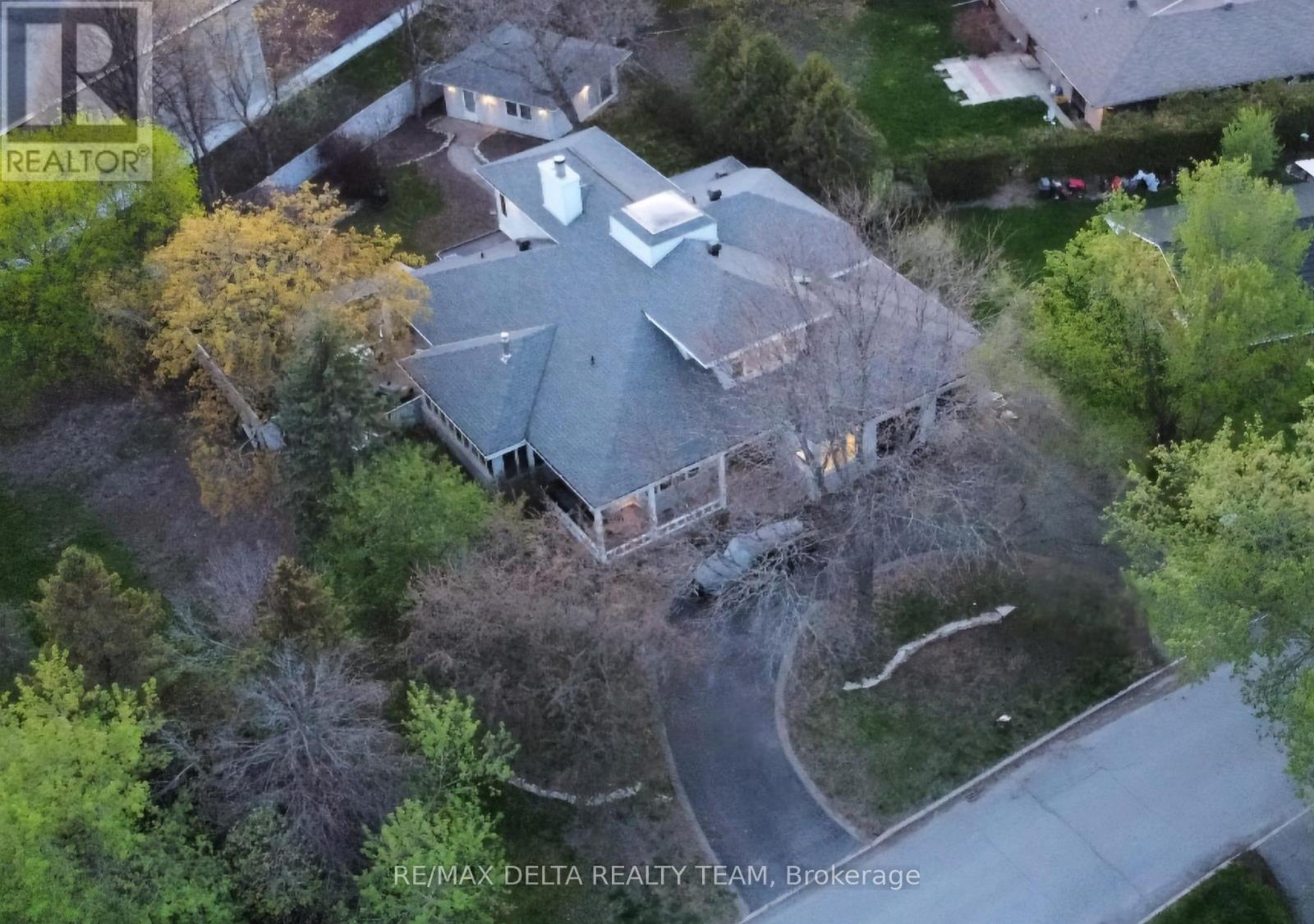 4 ALEUTIAN ROAD, Ottawa, Ontario