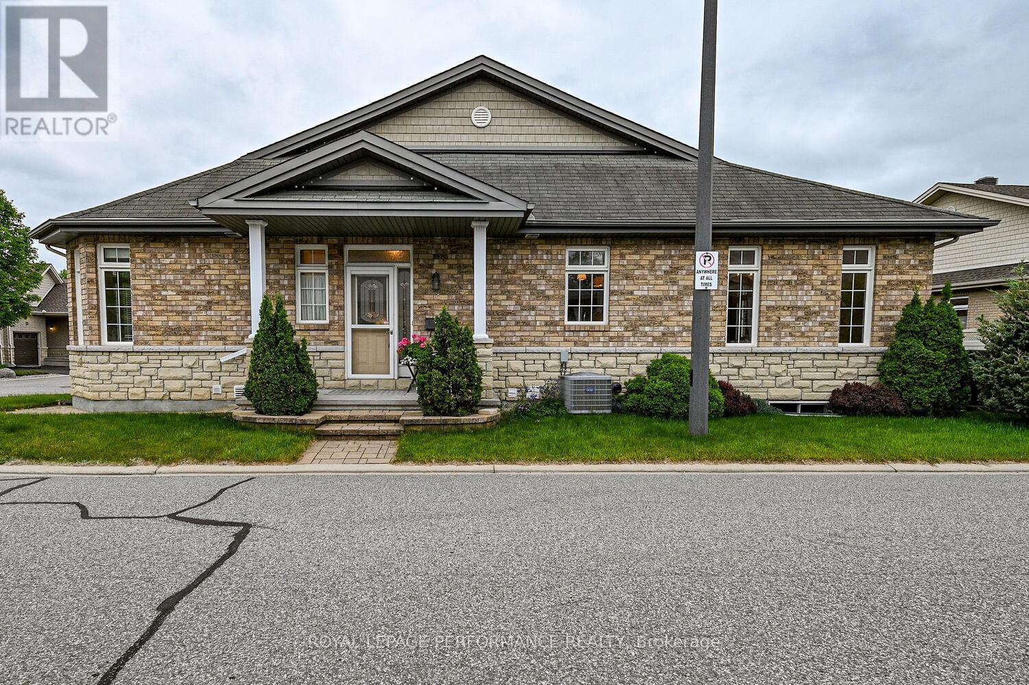 129 MAPLE KEY PRIVATE, Ottawa, Ontario