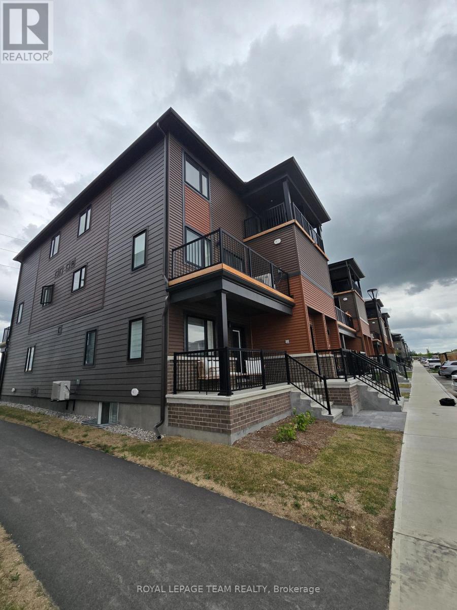 502 PARNIAN PRIVATE, Ottawa, Ontario