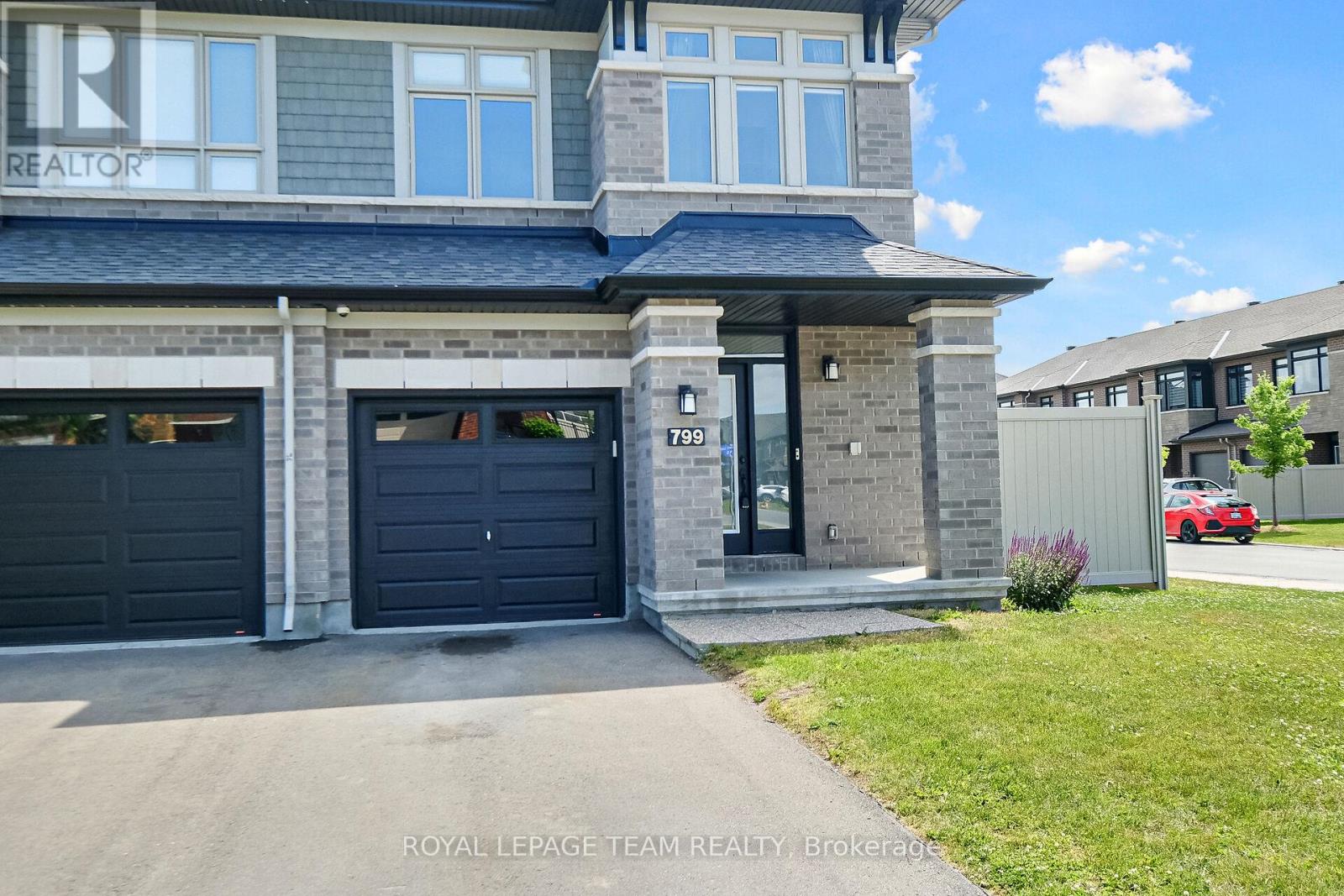 799 CAIRN CRESCENT, Ottawa, Ontario