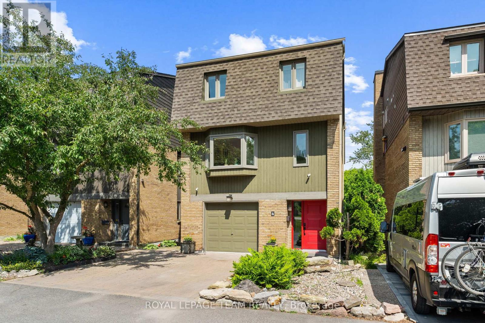 4 - 1011 PRINCE OF WALES DRIVE, Ottawa, Ontario