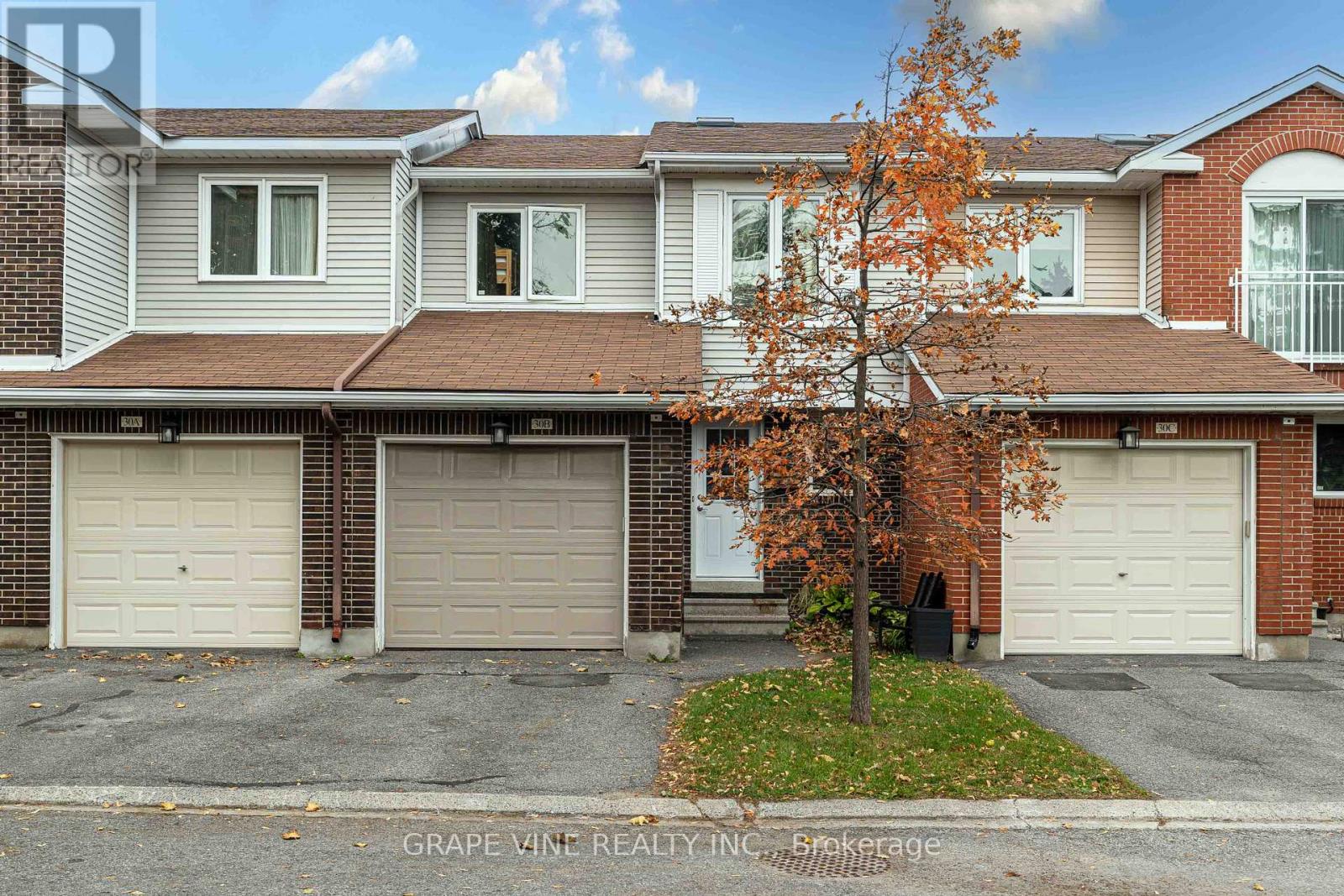 120 - 30B CASTLEBROOK LANE, Ottawa, Ontario