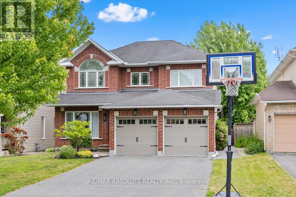 112 MUSKEGO CRESCENT, Ottawa, Ontario